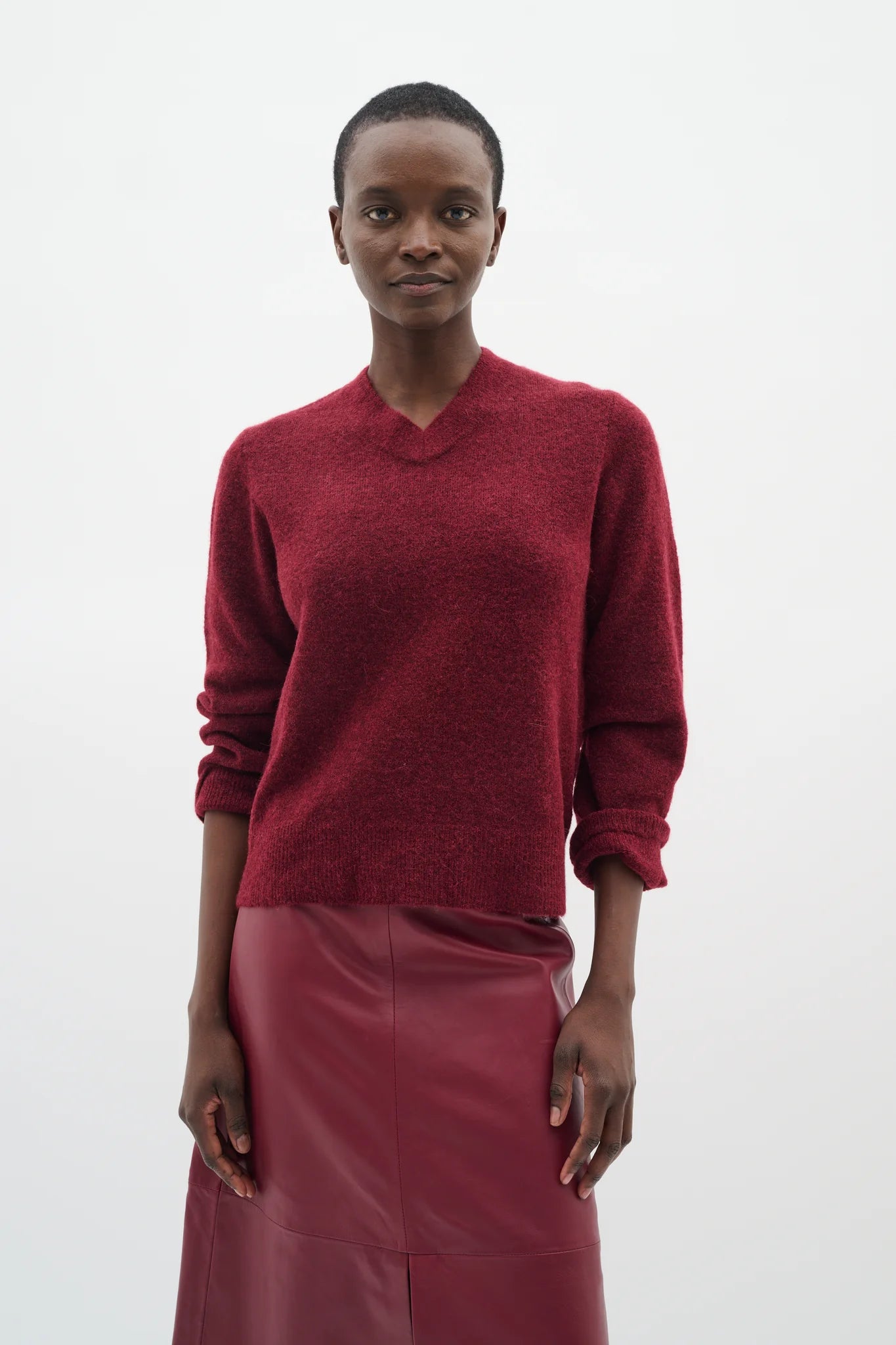 GUNI V NECK