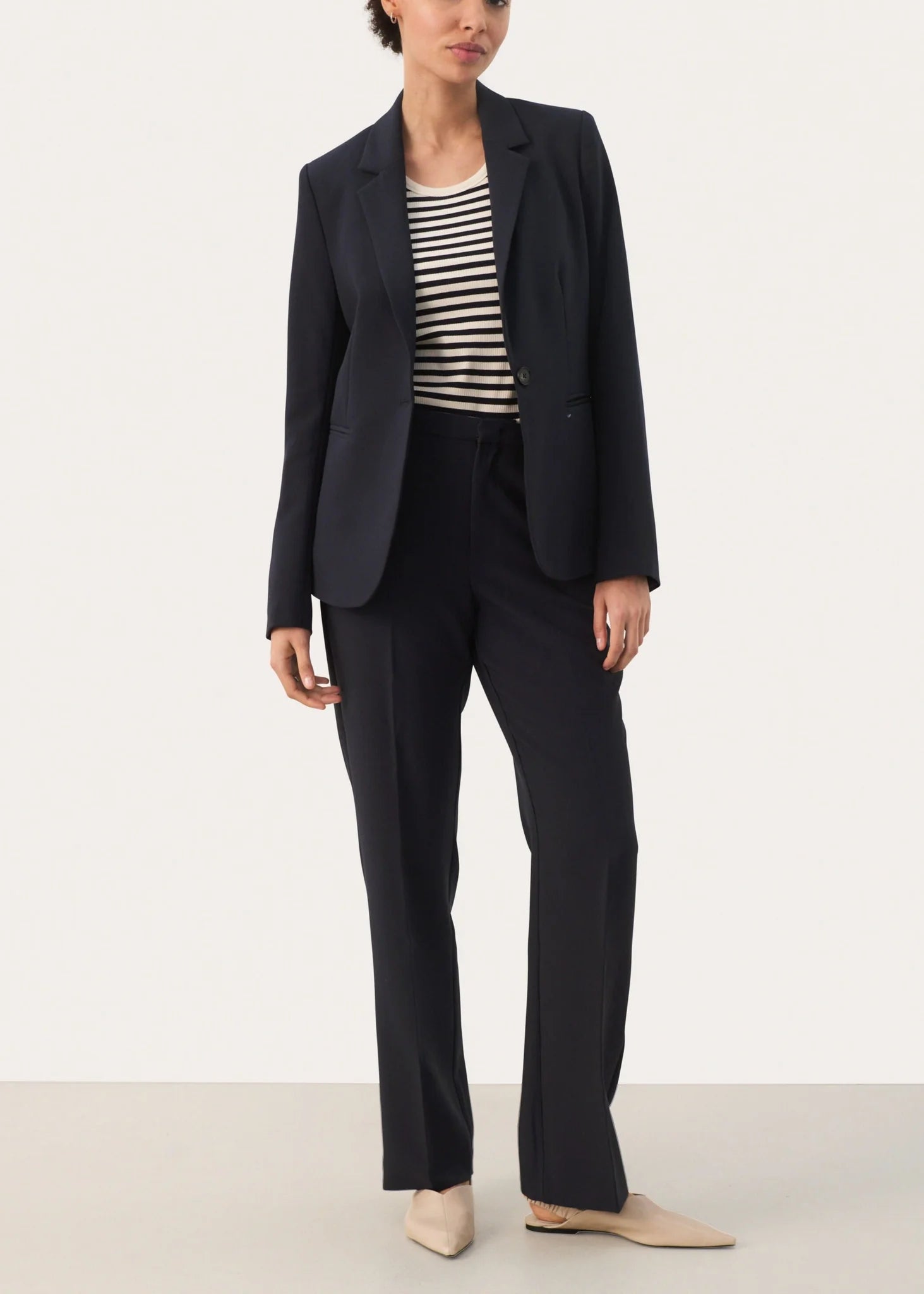 TAYLORR BLAZER