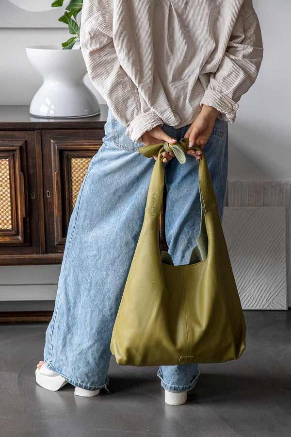 KNOT LEATHER TOTE BAG