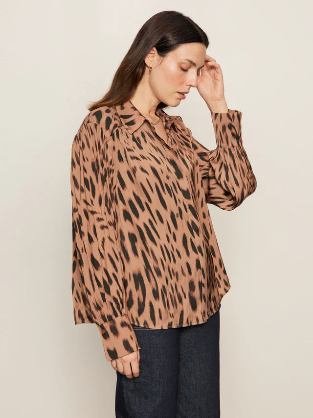 REBEL BUTTON FRONT TOP