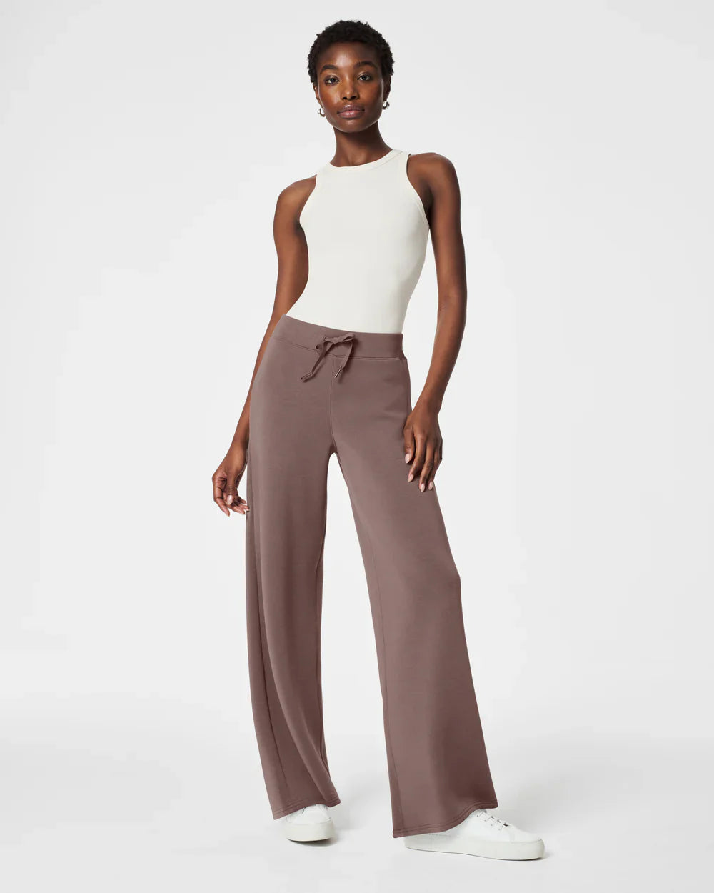 AIRESSENTIALS WIDE LEG DK CACAO