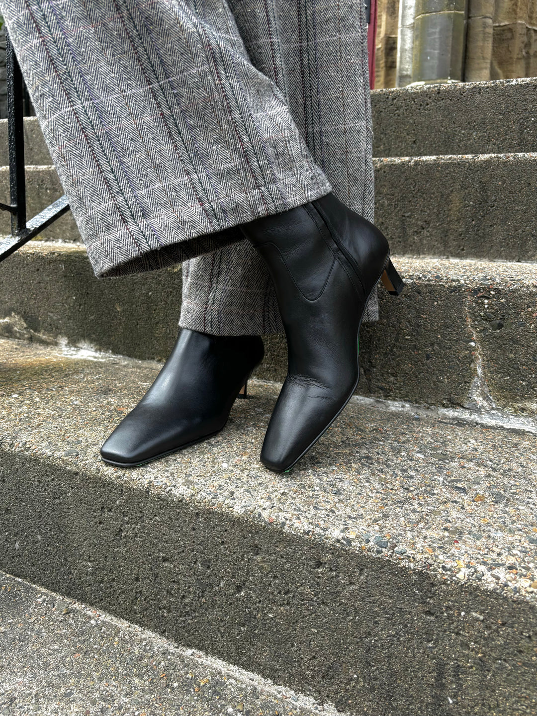 NASH BLACK LEATHER ANKLE BOOT