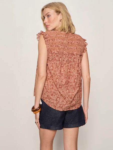 FREE FEELING SMOCKED BLOUSE