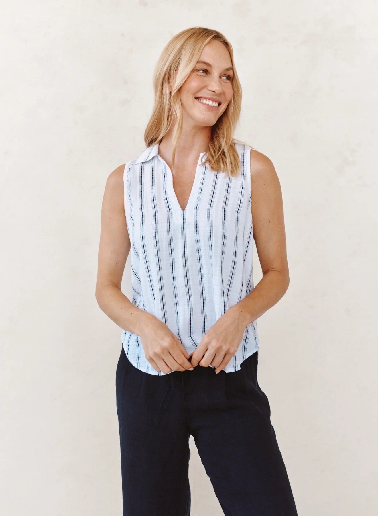 SLEEVELESS PULLOVER