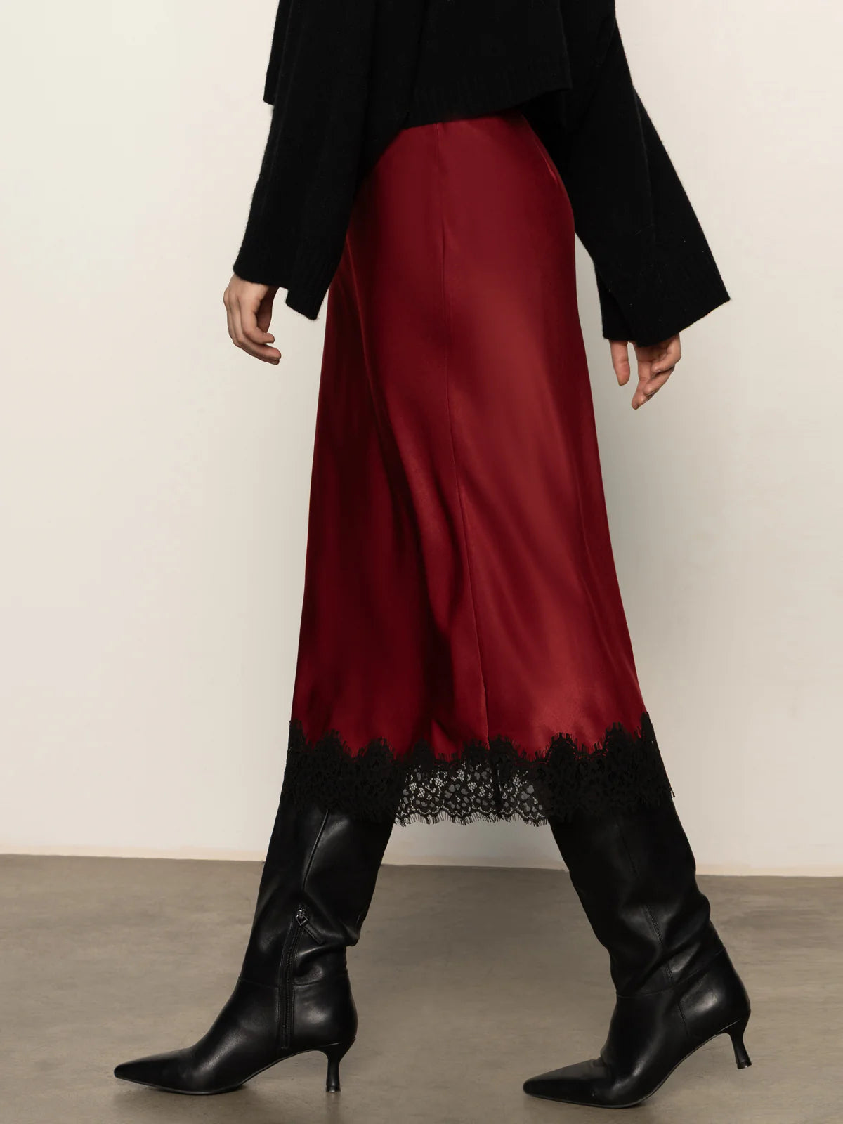 SLIP SKIRT WITH LACE