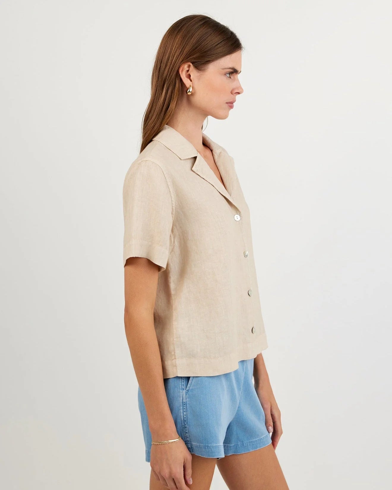 SHORT SLEEVE FLOWY BUTTON DOWN