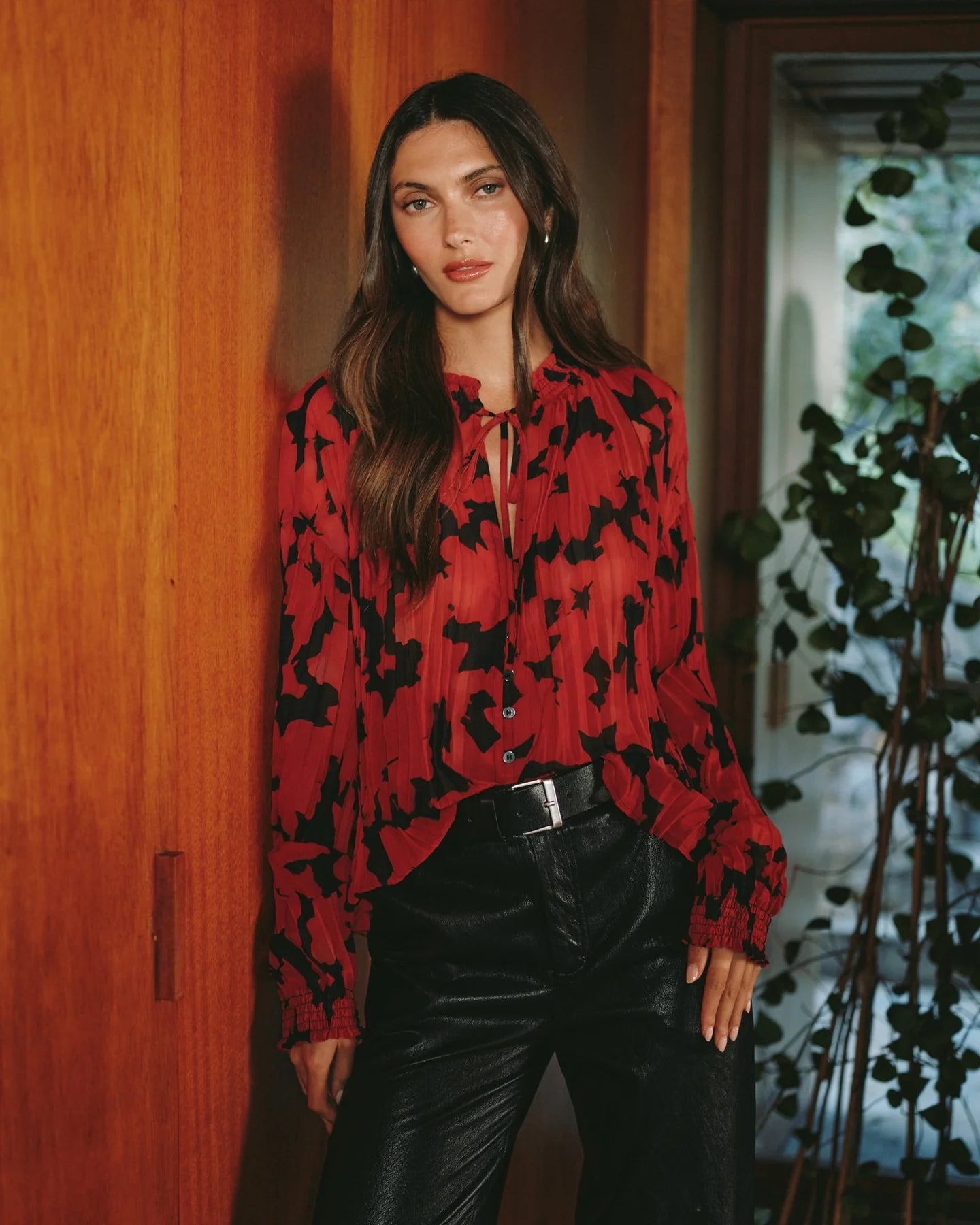 LS PLEATED SMOCKED BUTTON DOWN