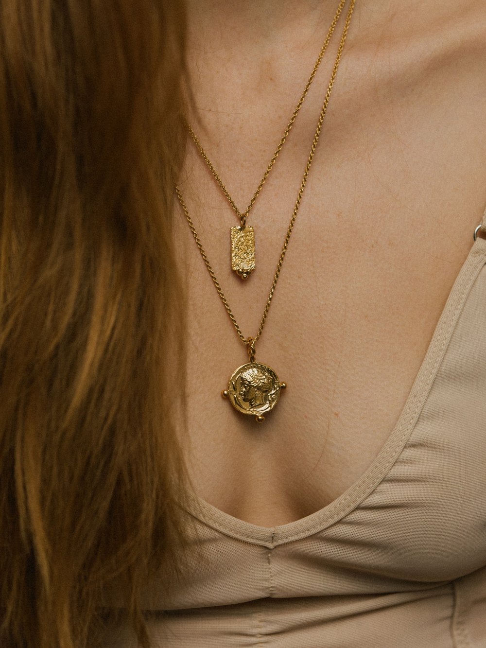 SYRACUSE AMULET NECKLACE - GOLD