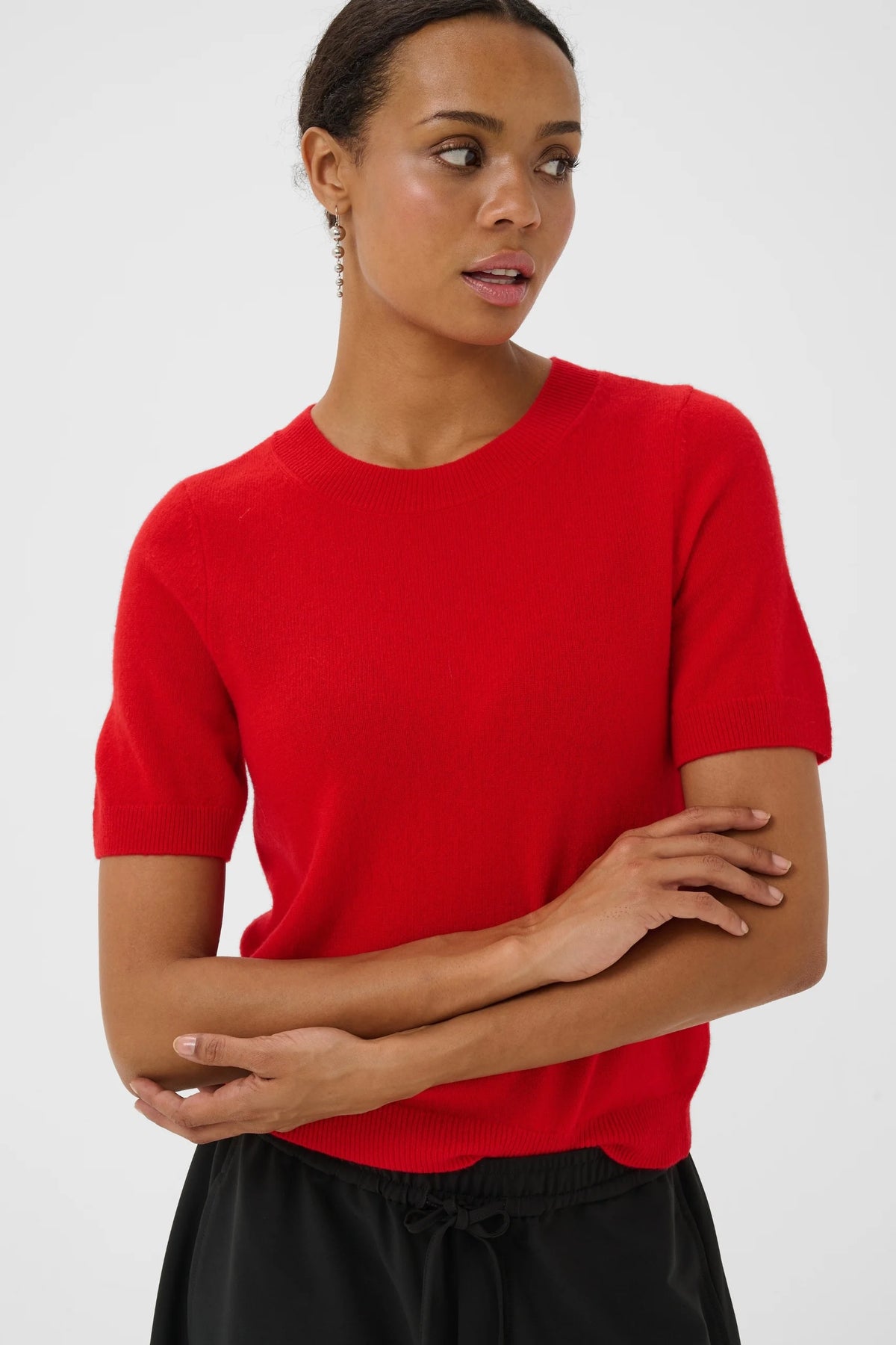 Part Two Everlotta red short-sleeve knit pullover with crew neck on female model