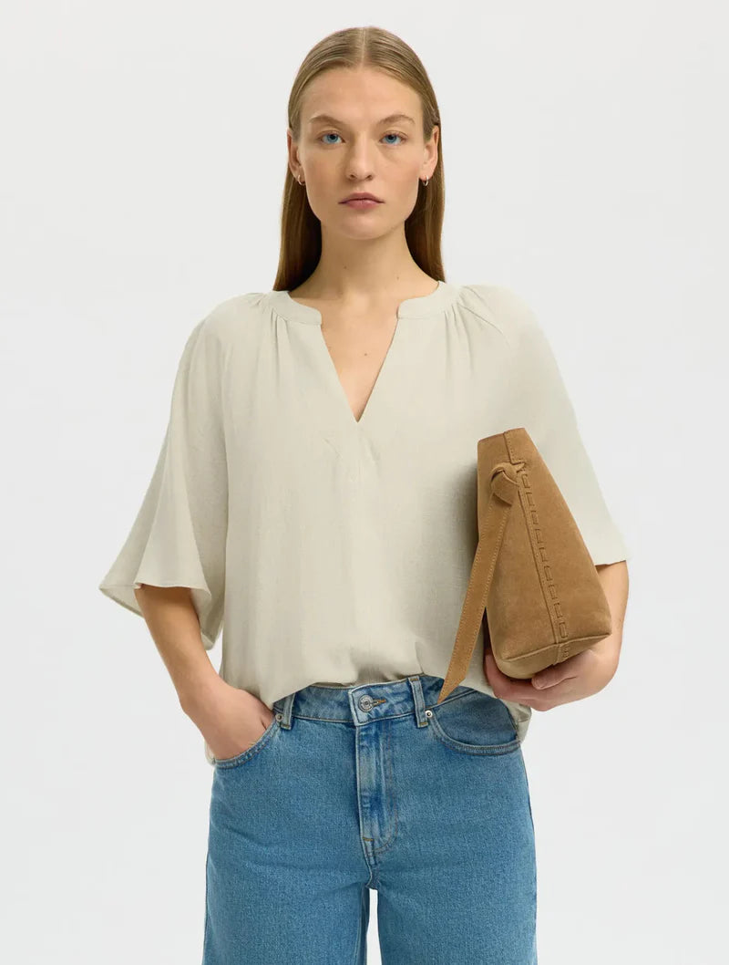 VIVA V-NECK LINEN TOP