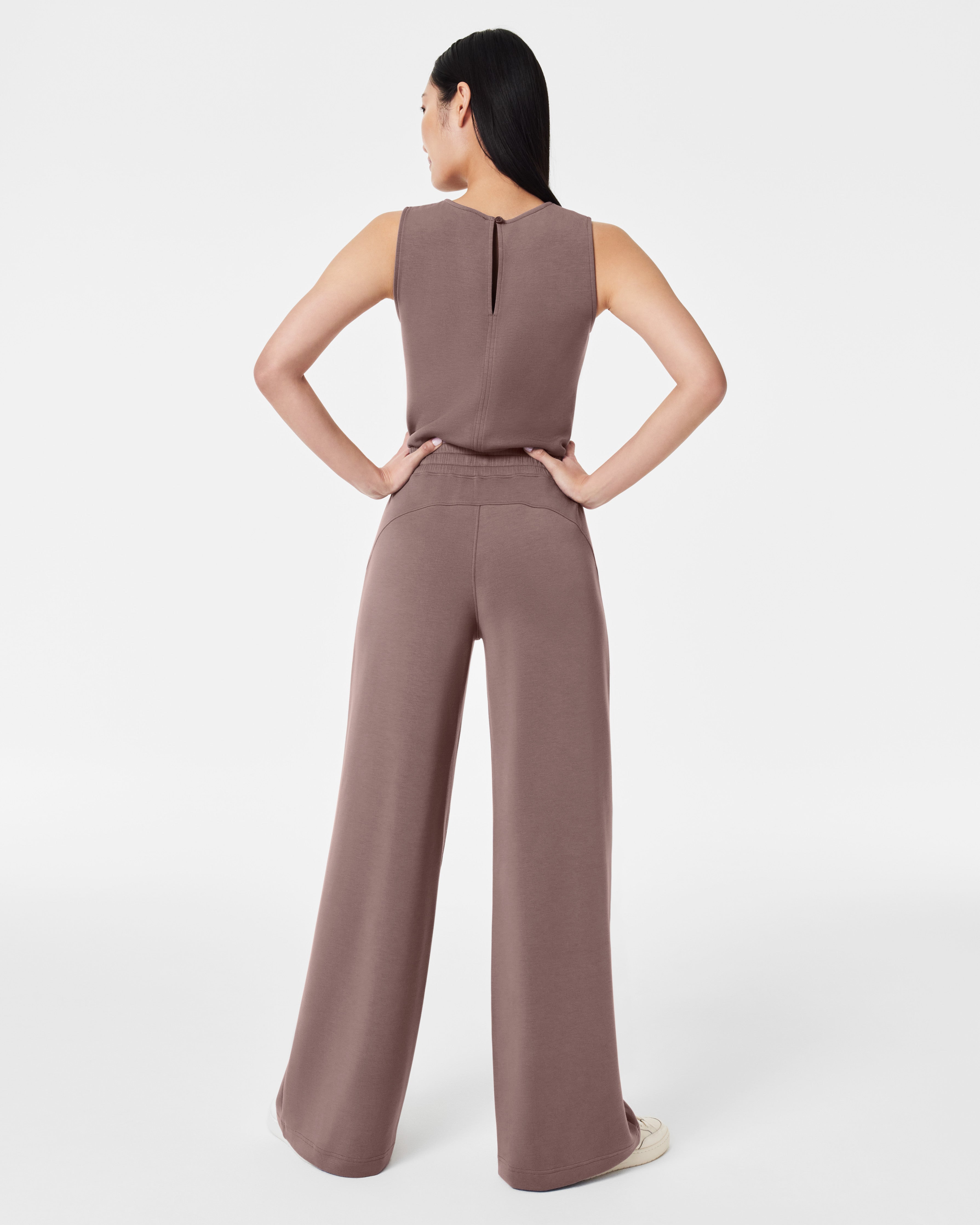 AIRESSENTIALS WIDE LEG DK CACAO