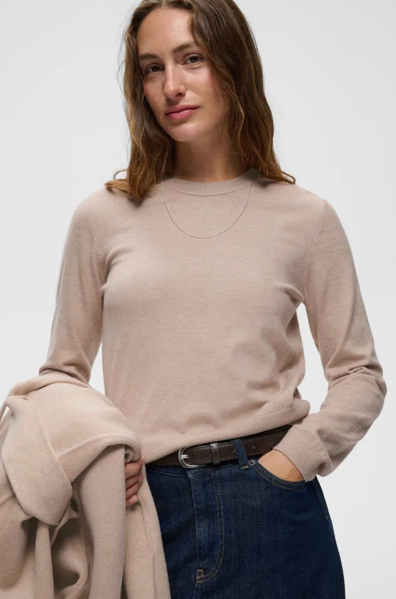 InWear Kellsie beige fine-knit crew neck pullover with long sleeves