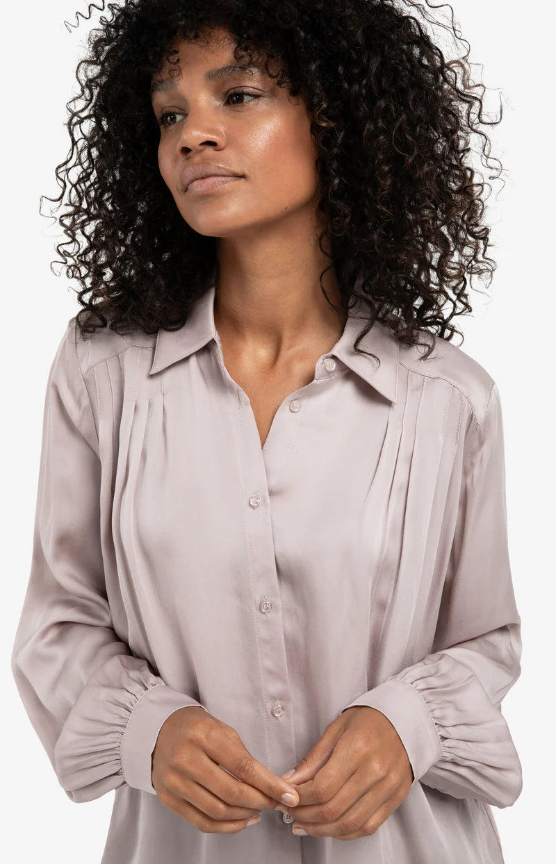 BLOUSE W/ PLEATED DETAILS