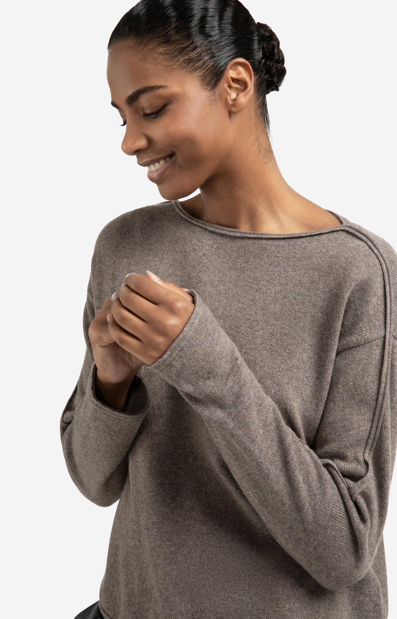 BOATNECK SWEATER WITH FRINGES