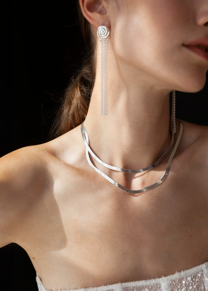 SLEEPING VENUS NECKLACE SILVER