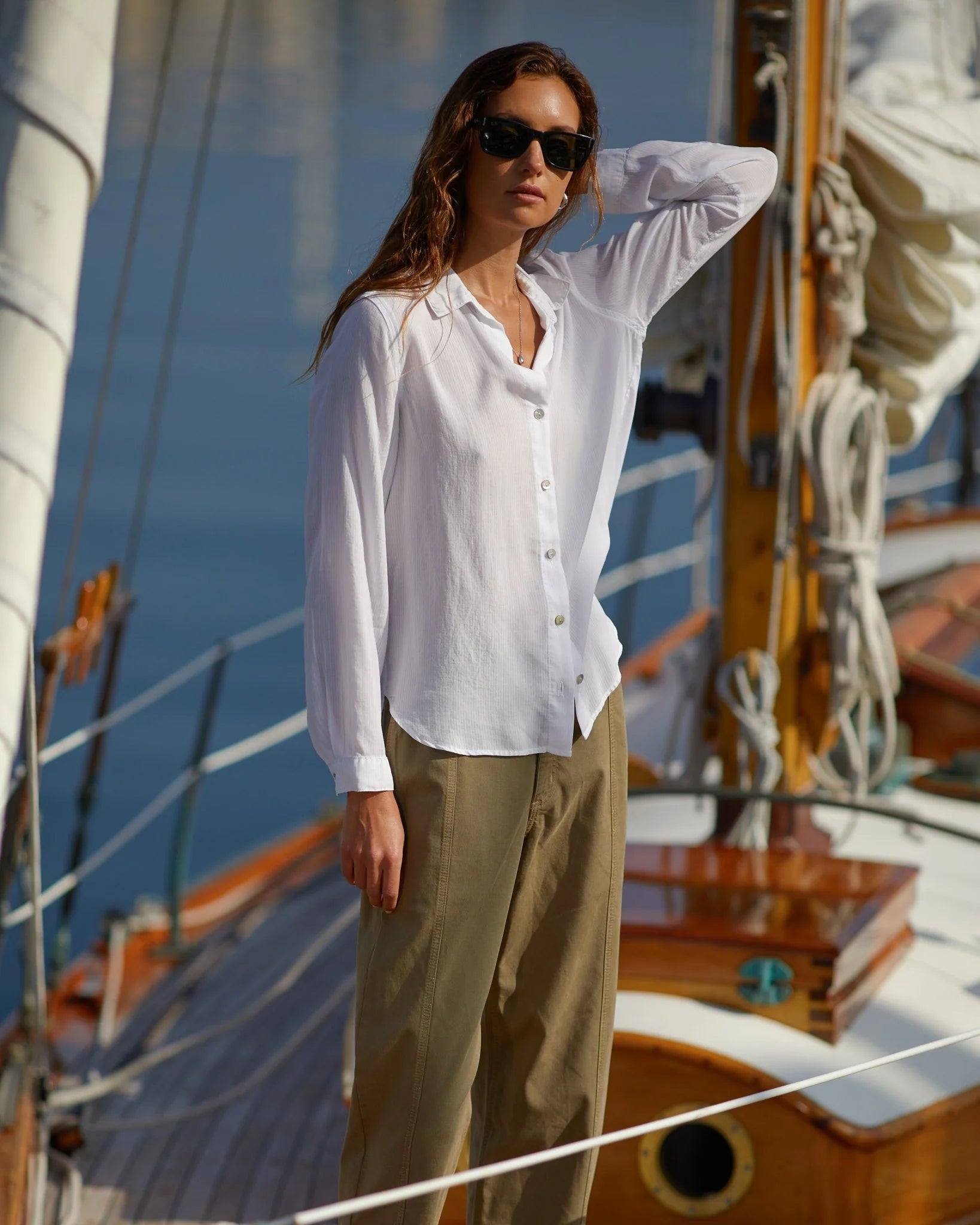 CLASSIC BUTTON DOWN WHITE