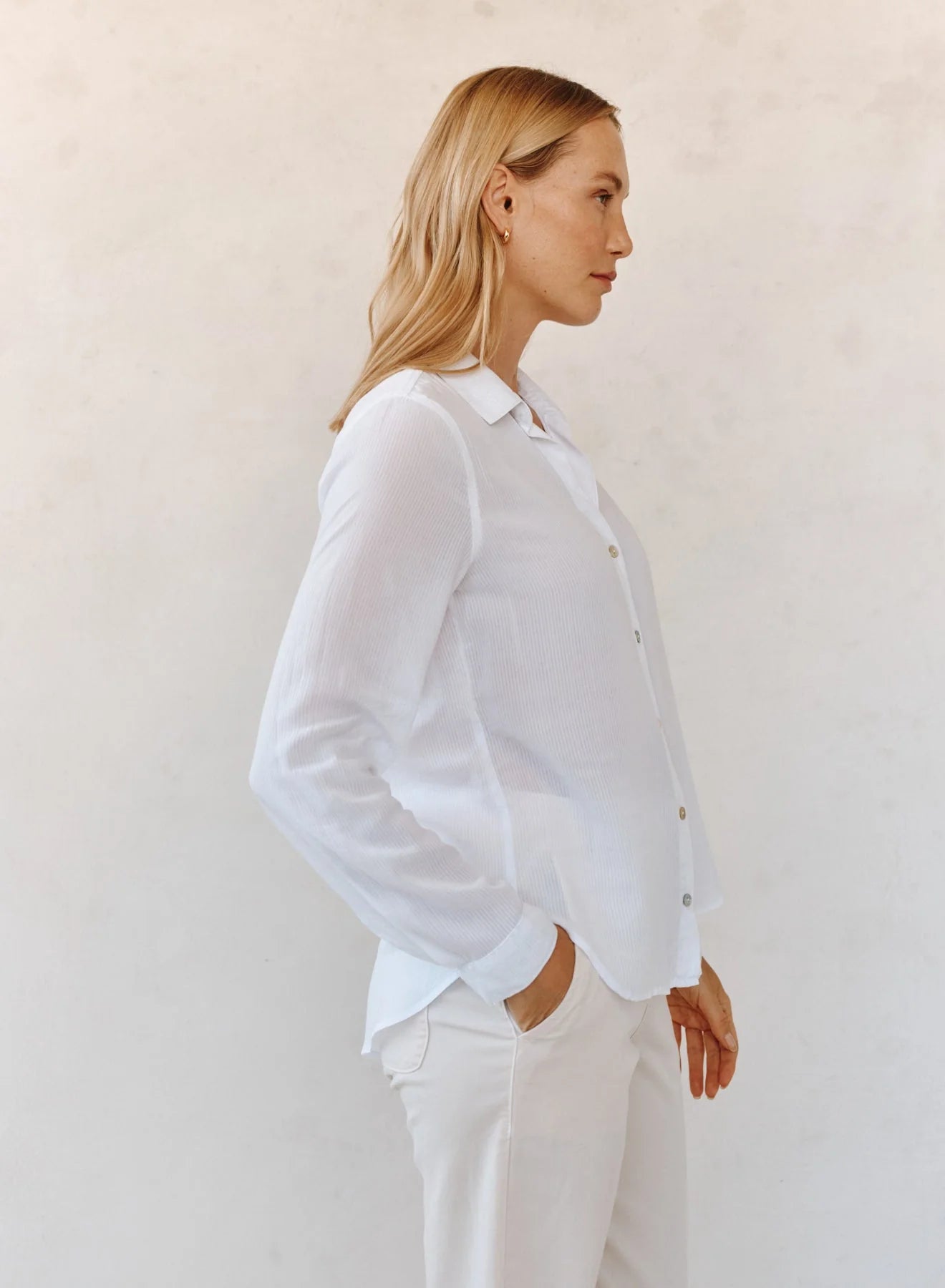CLASSIC BUTTON DOWN WHITE