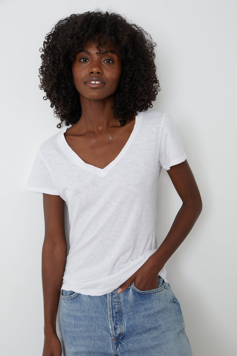 LILITH V NECK TEE