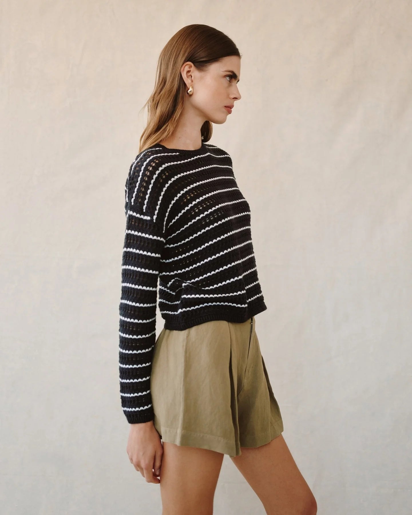 CREW NECK SWEATER