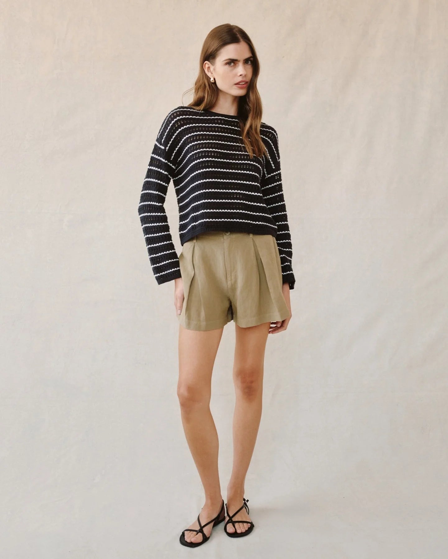 CREW NECK SWEATER