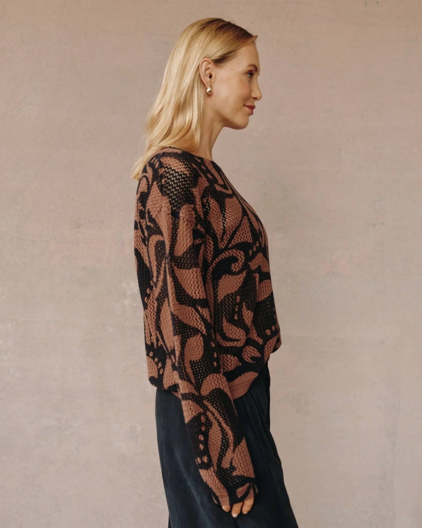 CREW NECK SWEATER