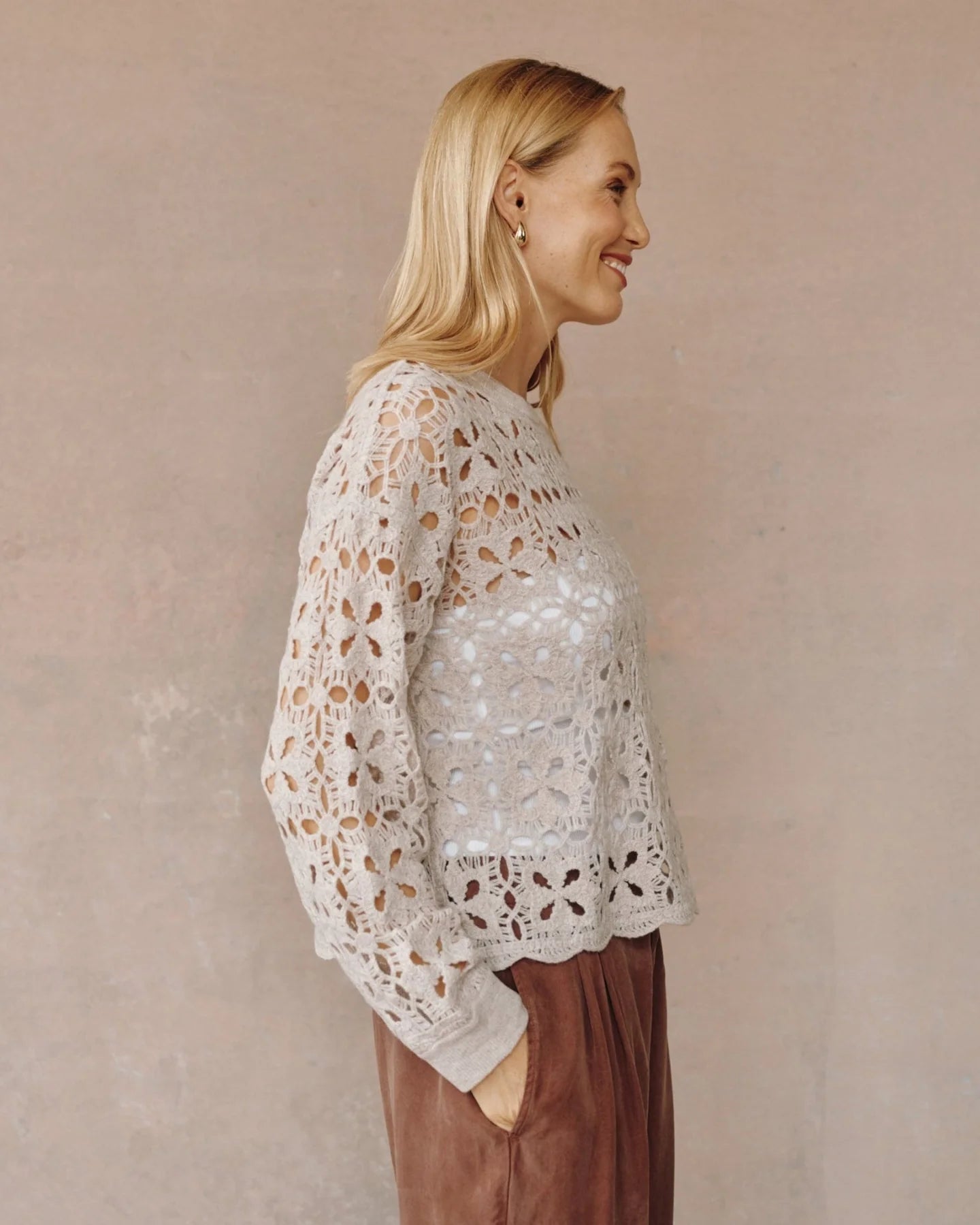 CROCHET CREW NECK SWEATER