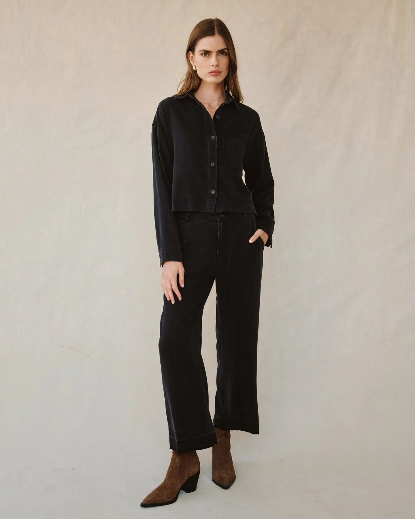 CROP POCKET BUTTON DOWN