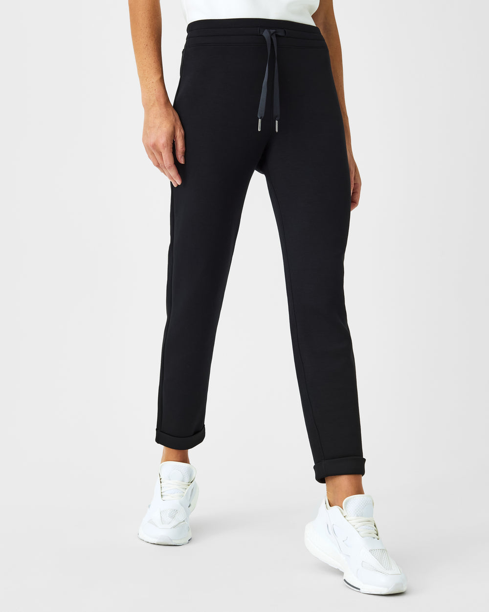 AIRESSENTIALS TAPERED PANT