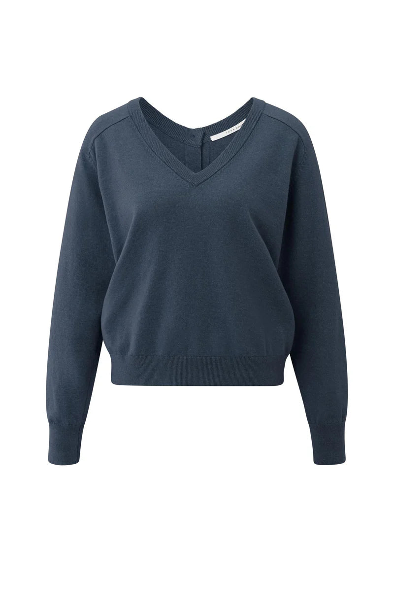 DOUBLE V NECK SWEATER