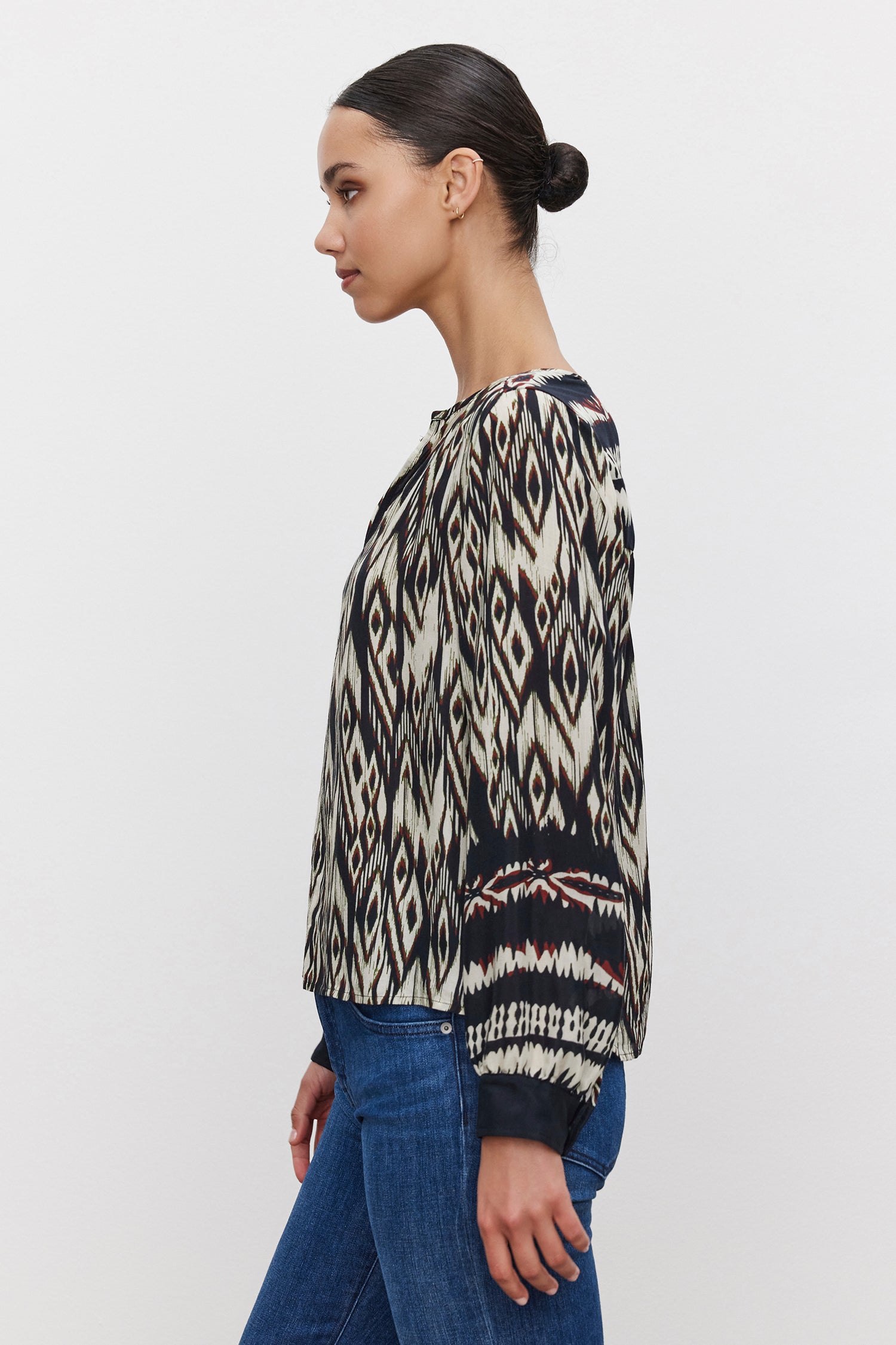 ABRIELLE DS IKAT VISCOSE L/S TOP