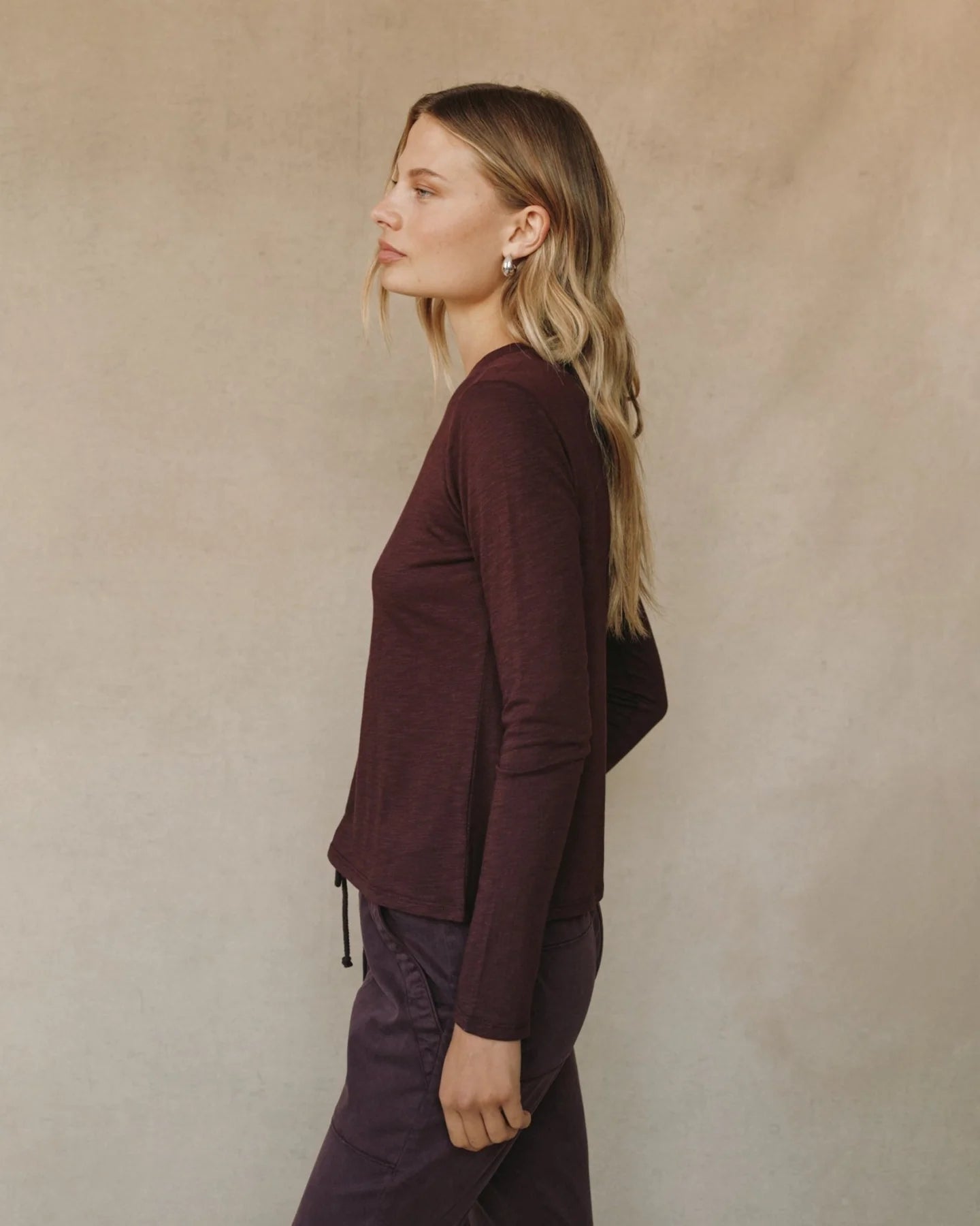 LONG SLEEVE CREW NECK TEE