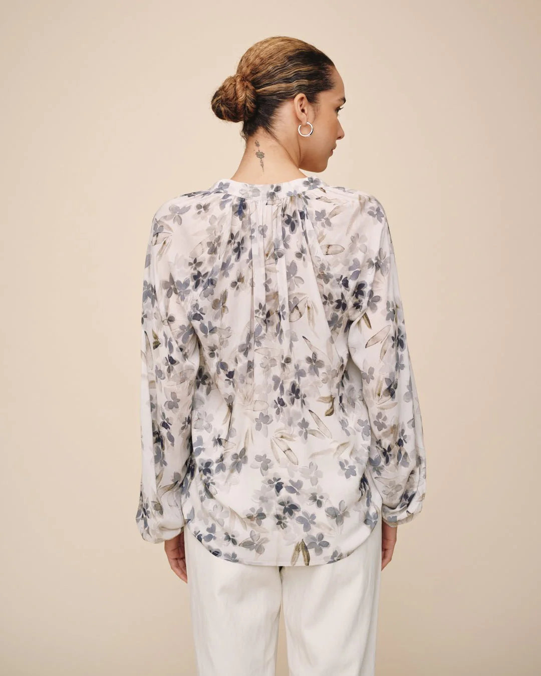 LONG SLEEVE SHIRRED RAGLAN SHIRT