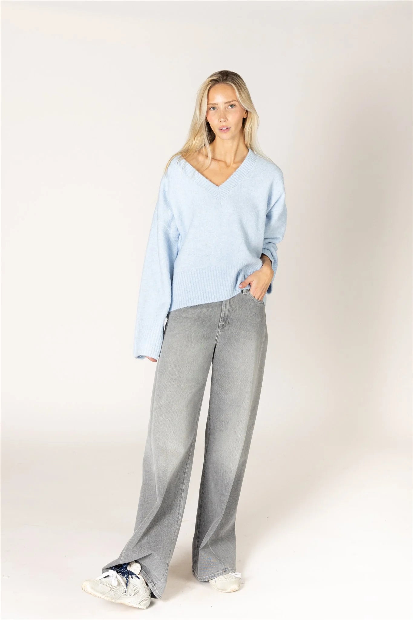 Lyla & Luxe Etta Sweater in light blue V-neck oversized knit pullover