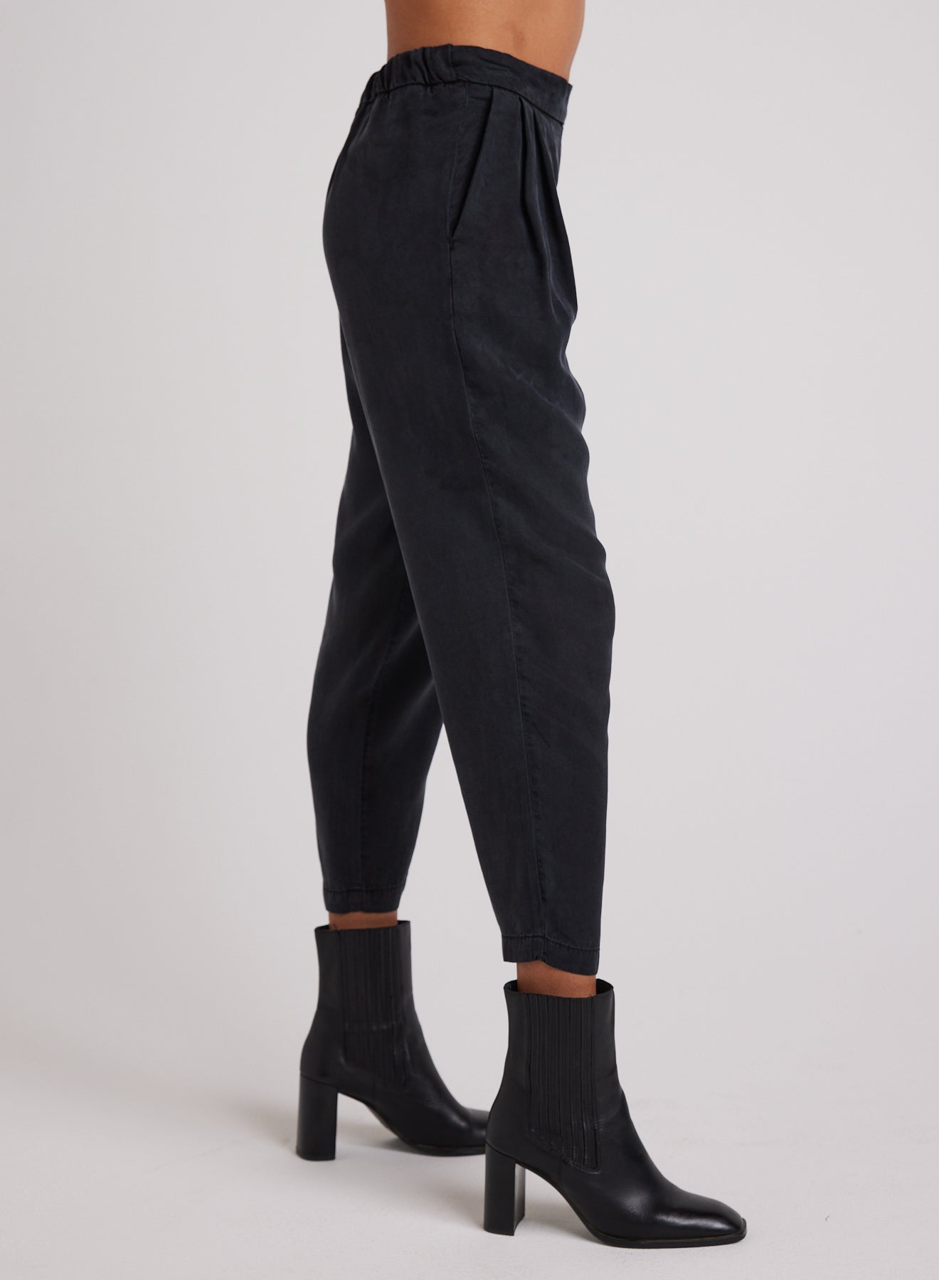 NICO-CLEAN WAIST SLOUCHY TROUSER