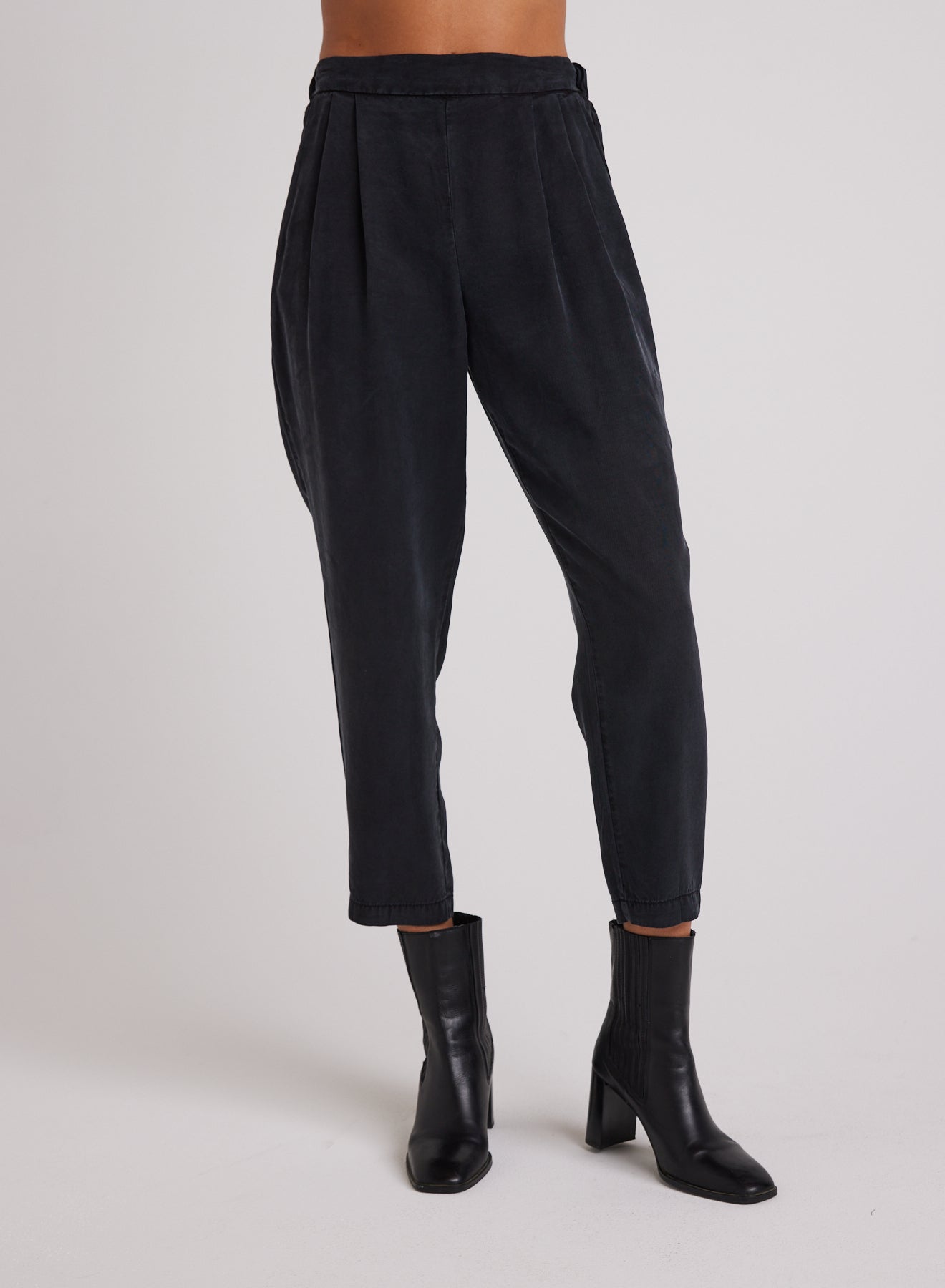 NICO-CLEAN WAIST SLOUCHY TROUSER