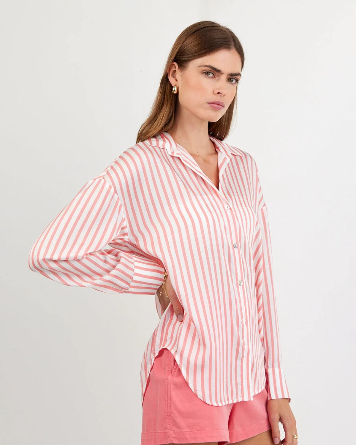 OVERSIZED BUTTON DOWN WILD CORAL