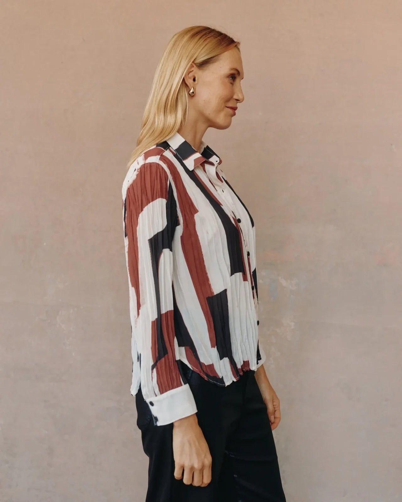 PLEATED BUTTON DOWN