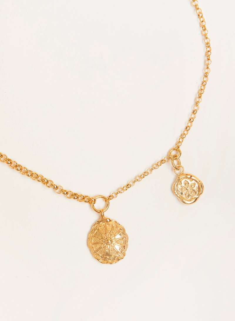 FRAGMENTS OF A FRESCO GOLD