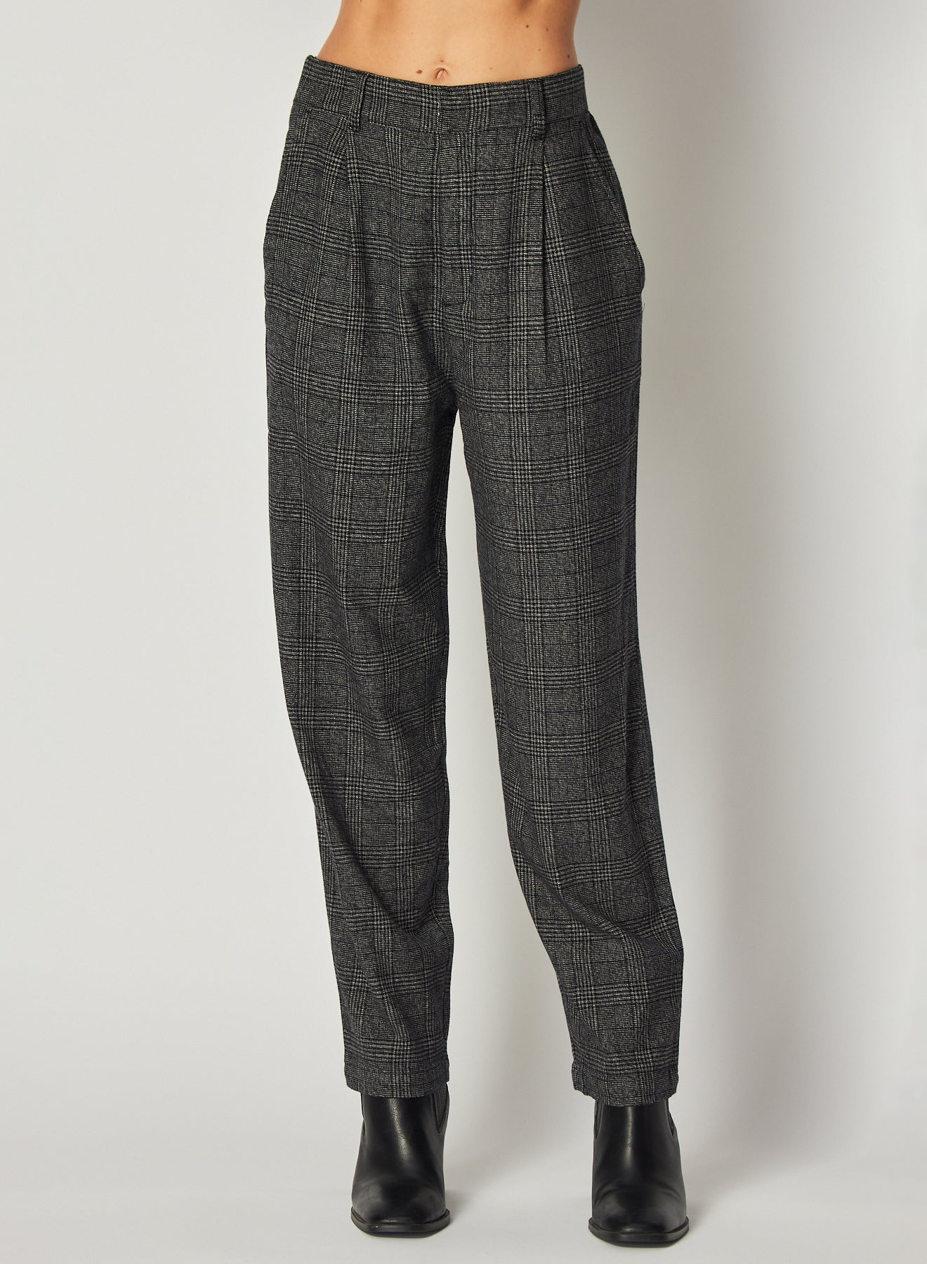 RELAXED PLEAT FRONT TROUSER