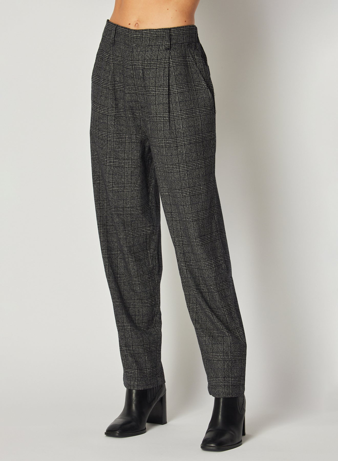 RELAXED PLEAT FRONT TROUSER