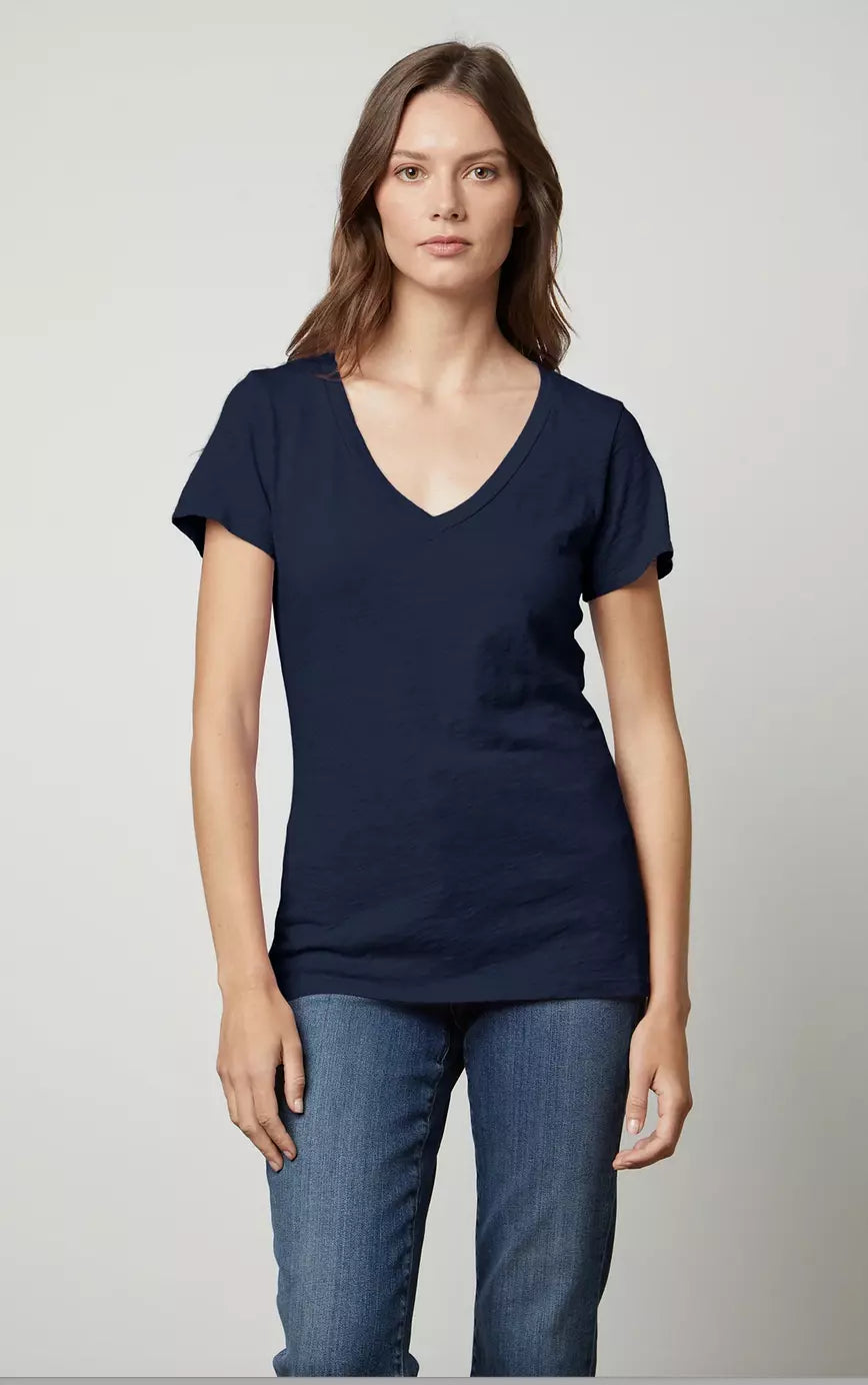 LILITH V NECK TEE