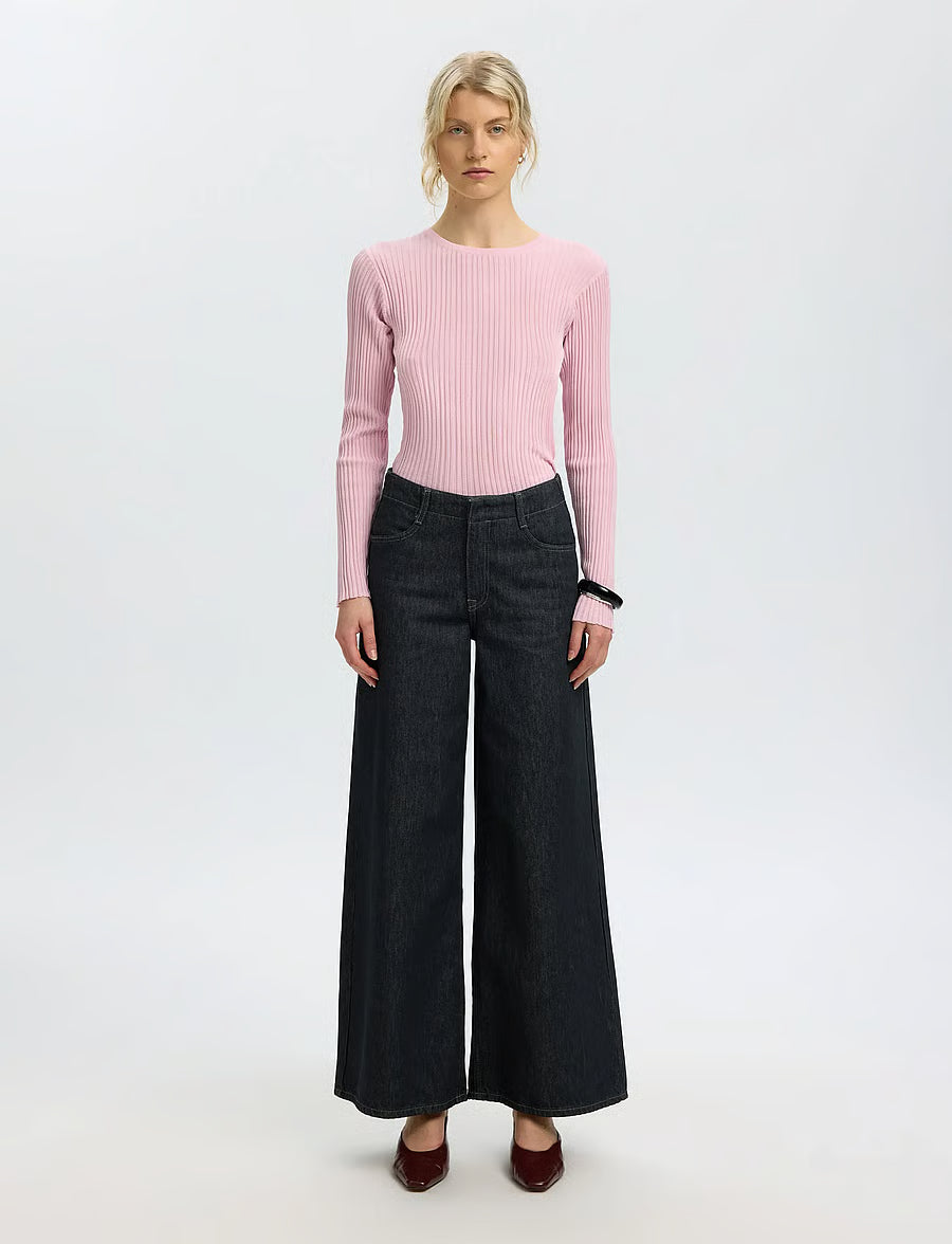 Pink ribbed long-sleeve crew-neck knit sweater, fitted silhouette, orchid color