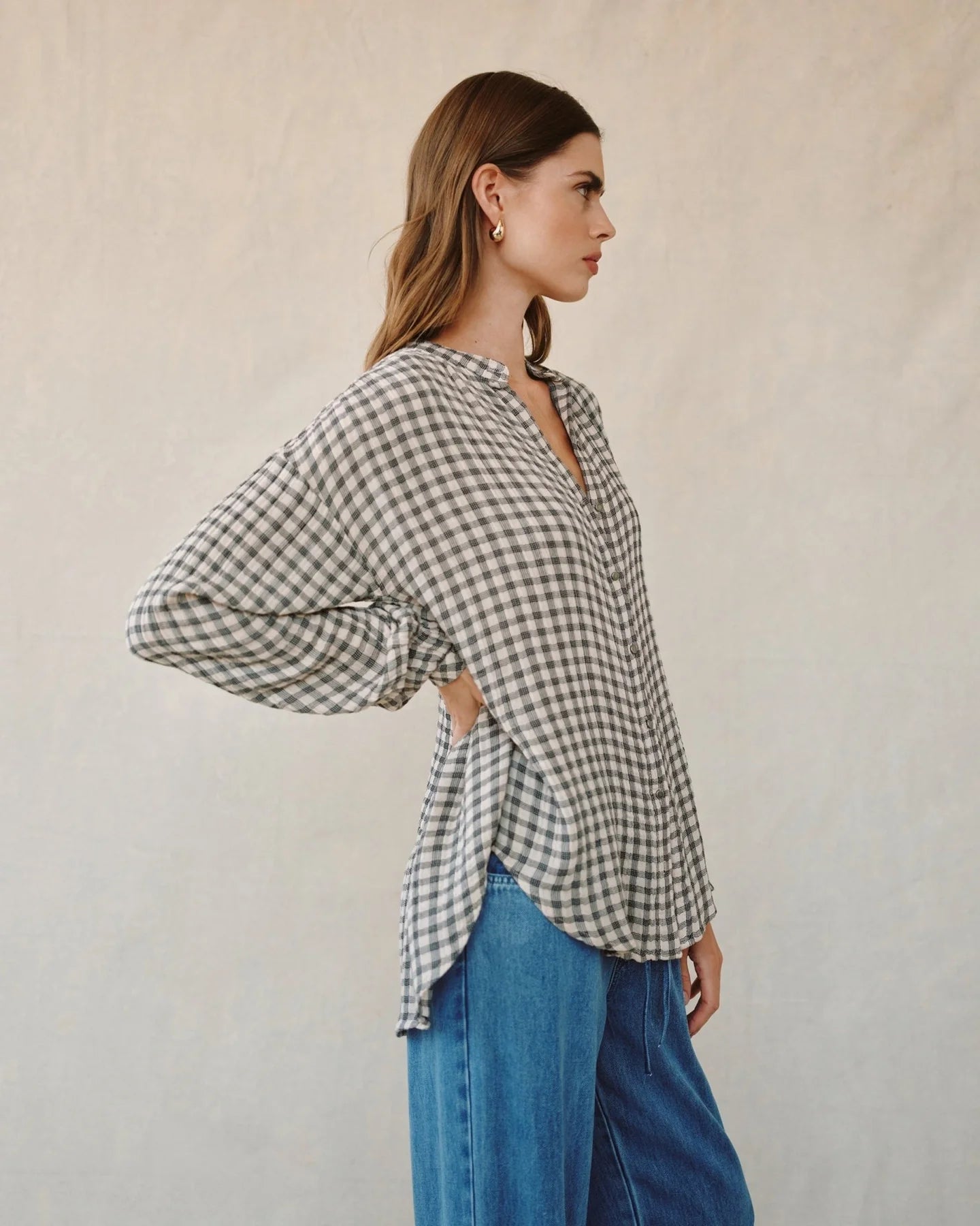 SHIRRED MANDARIN COLLAR SHIRT