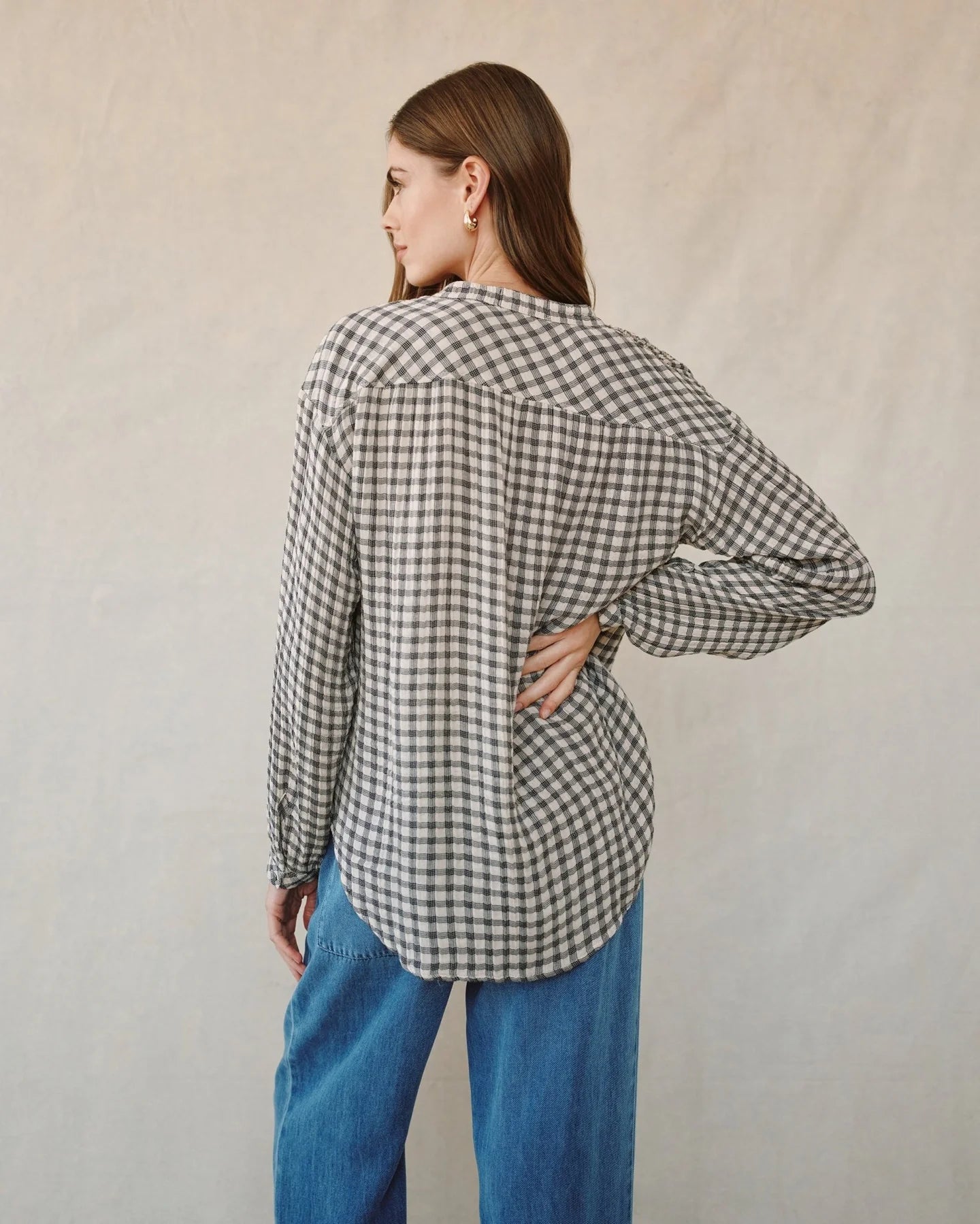 SHIRRED MANDARIN COLLAR SHIRT