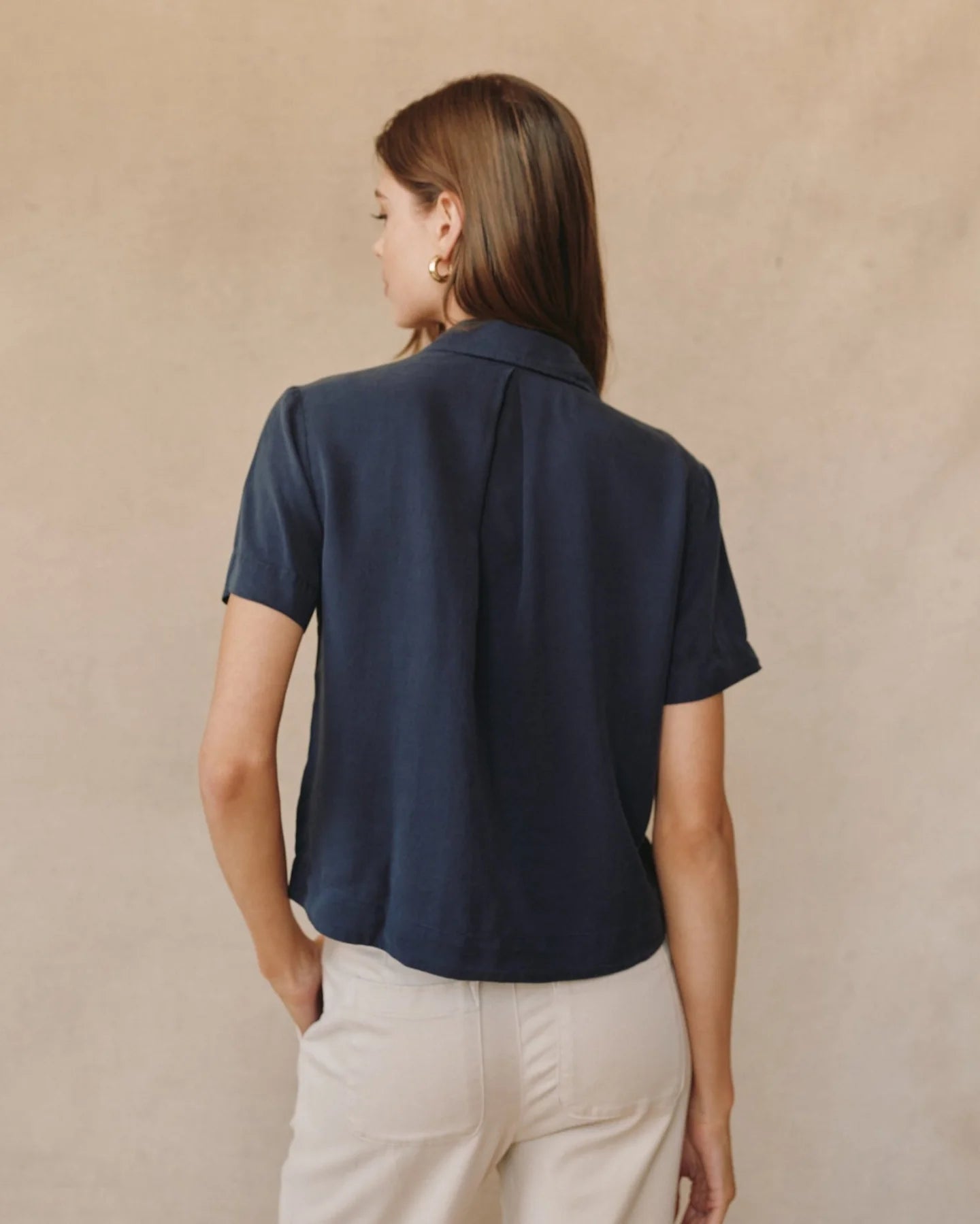 SHORT SLEEVE FLOWY BUTTON DOWN