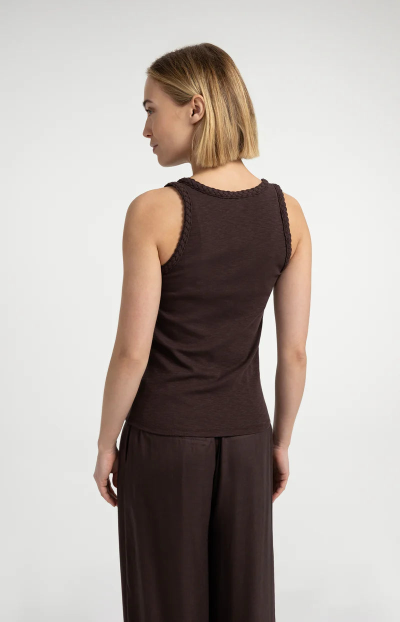 SINGLET W BRAIDED TRIM