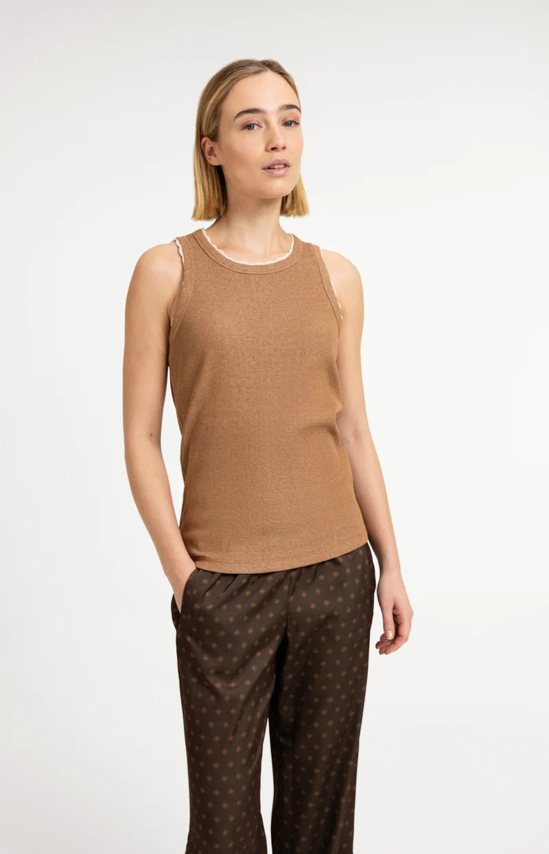 SINGLET W/ DELICATE LACE TRIM