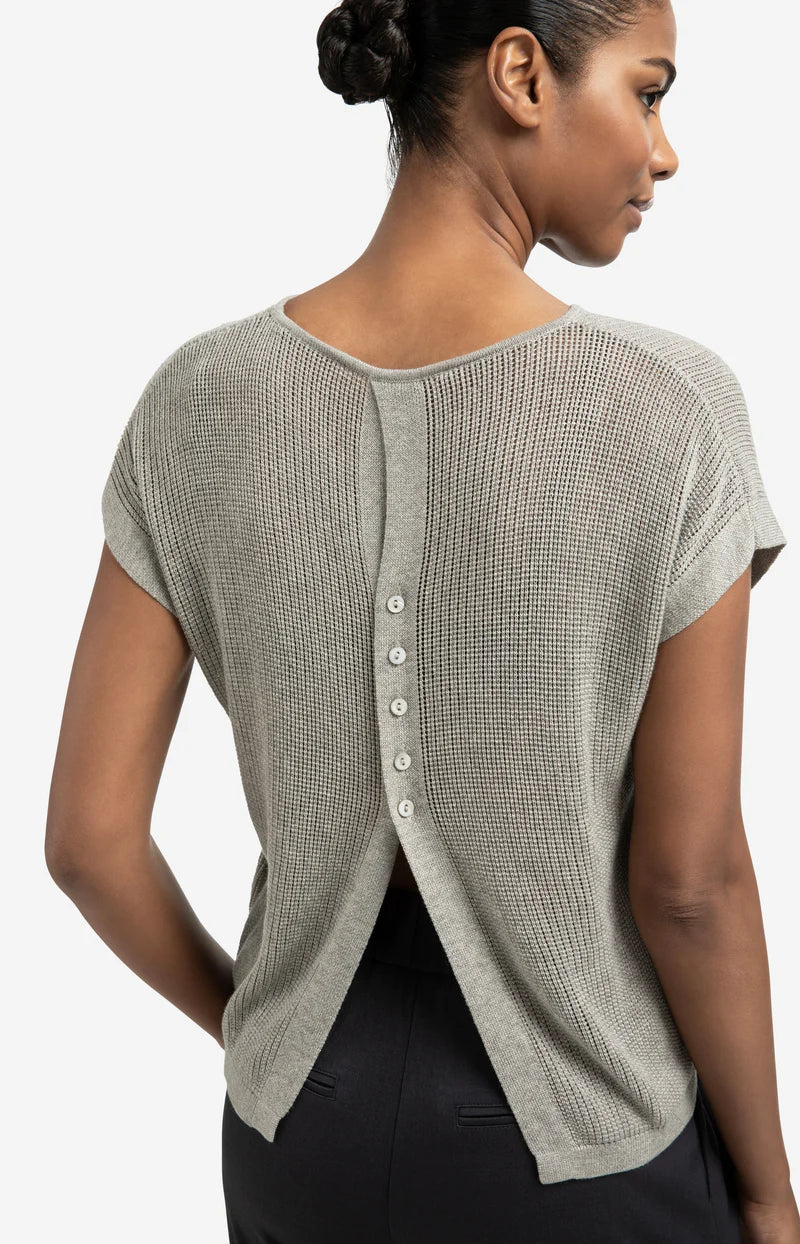 SLEEVELESS SWEATER WITH BUTTON