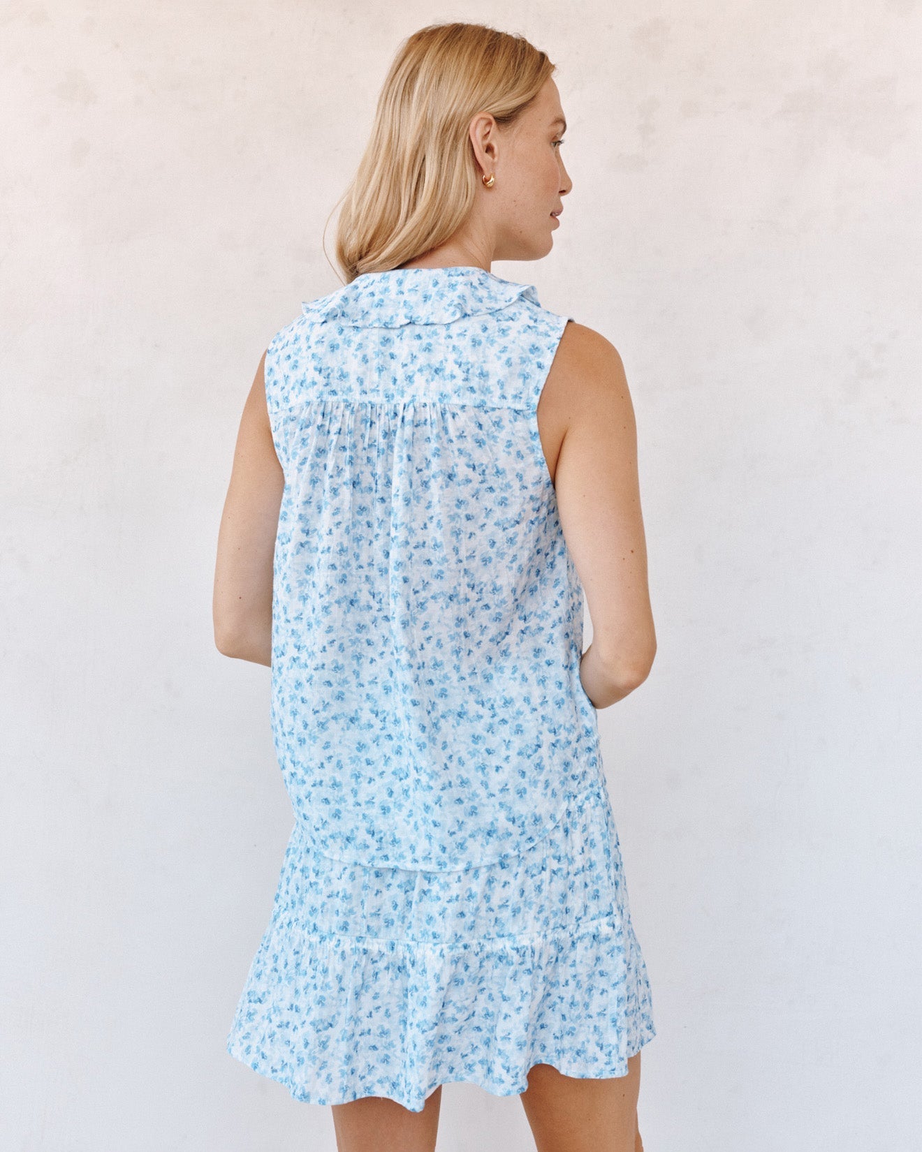 SLEEVELESS RUFFLE TOP