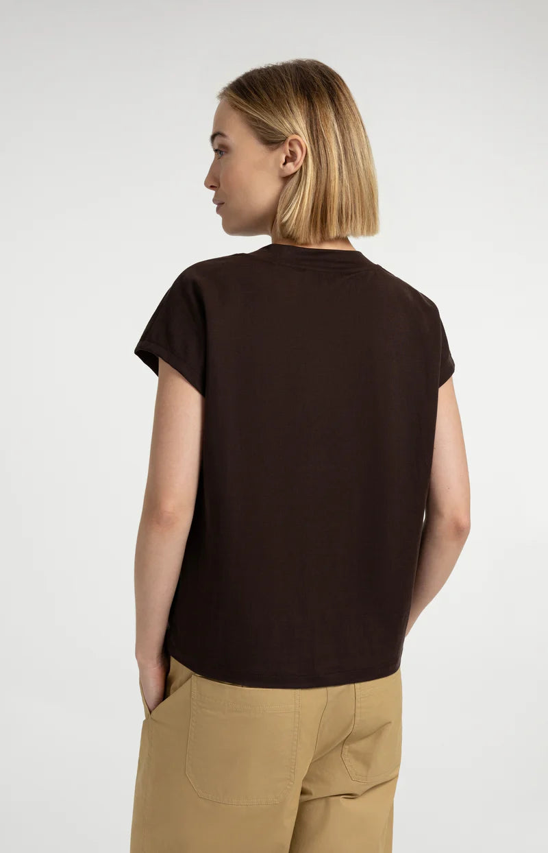SLEEVELESS TOP W CREW NECKLINE